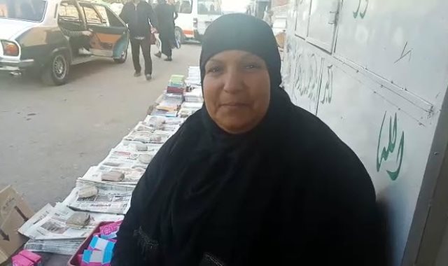 نادية صابر بائعة صحف