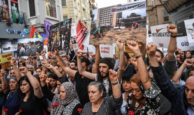مظاهرات بسبب الغلاء فى تركيا تهتف ضد أردوغان