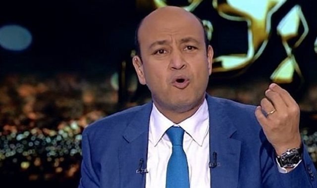 الإعلامى عمرو أديب مقدم برنامج الحكاية