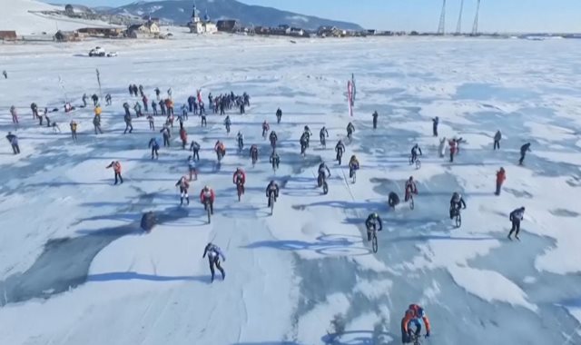 انطلاق مهرجان الصيد على الجليد فى كوريا الجنوبية
