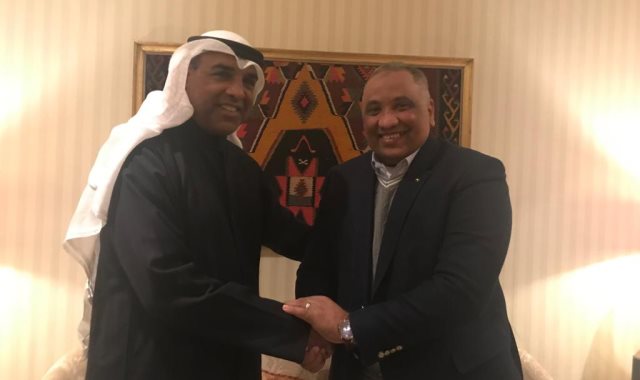 رئيس الرقابة الإدارية يصل الكويت 