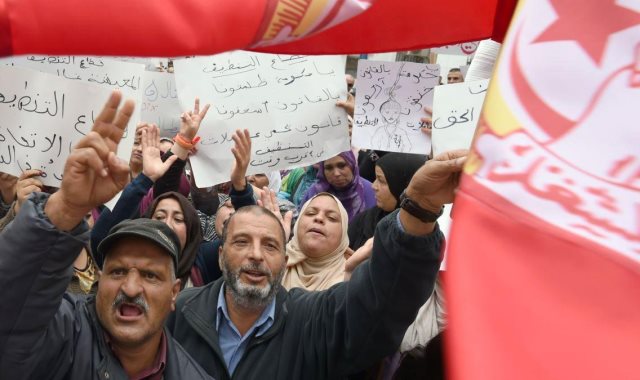  اتحاد الشغل التونسى يبدأ اضرابا عاما ضد عدم رفع الأجور 