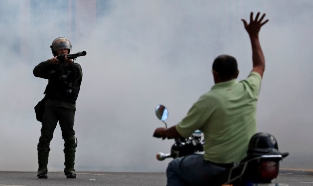 أعمال عنف تجتاح فنزويلا  