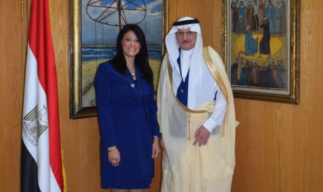 وزيرة السياحة والأمين العام لمنظمة التعاون الإسلامى