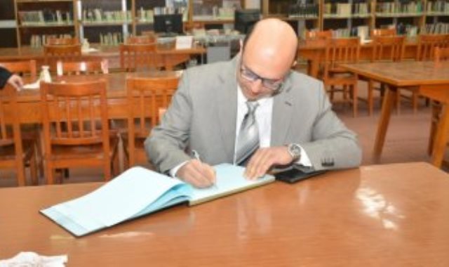 الدكتور أحمد المنشاوى نائب رئيس جامعة أسيوط