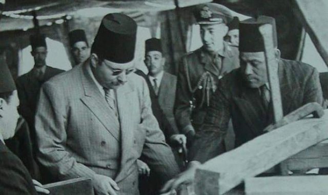 الملك فاروق يضع حجر الأساس لمشروع تقوية خزان أسوان