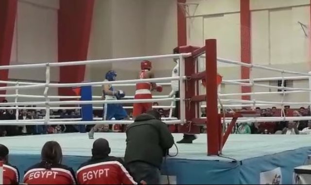 مباراة ساخنة بين مصر والجزائر