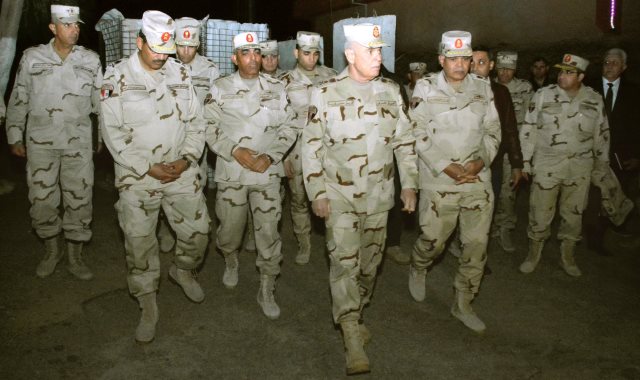 محمد فريد يتفقد عناصر القوات المسلحة والشرطة بشمال سيناء