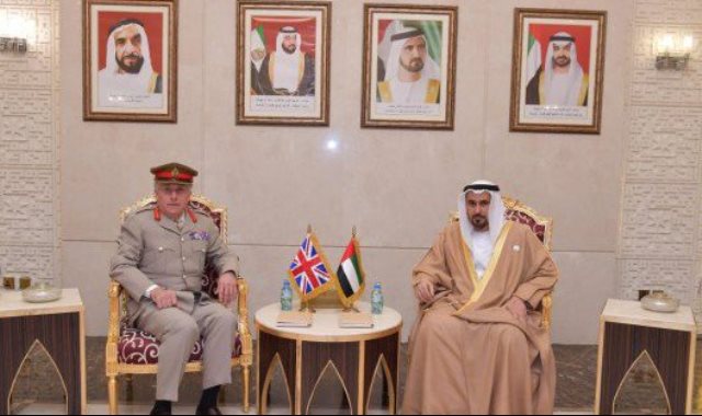وكيل وزارة الدفاع الإماراتي ورئيس الأركان البريطاني