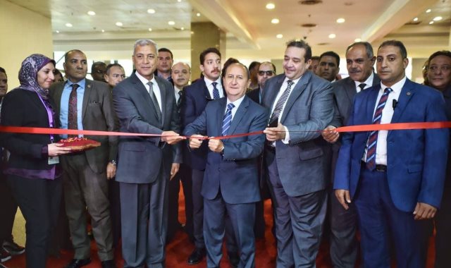 افتتاح معرض القاهرة الدولي في دورته الـ 52
