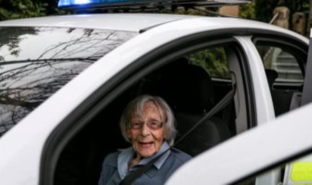 إلقاء القبض على سيدة يبلغ عمرها 104 أعوام