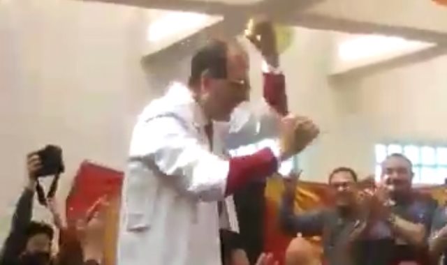 أطباء مستشفى الشيخ زايد يرقصون على أغنية  شيكولاته  