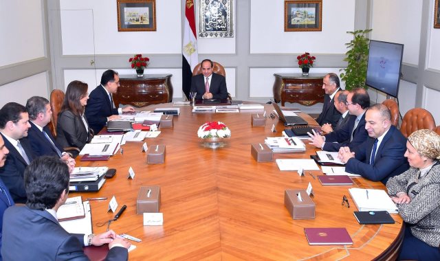 اجتماع الرئيس عبد الفتاح السيسي مع رئيس مجلس الوزراء وعدد من الوزراء