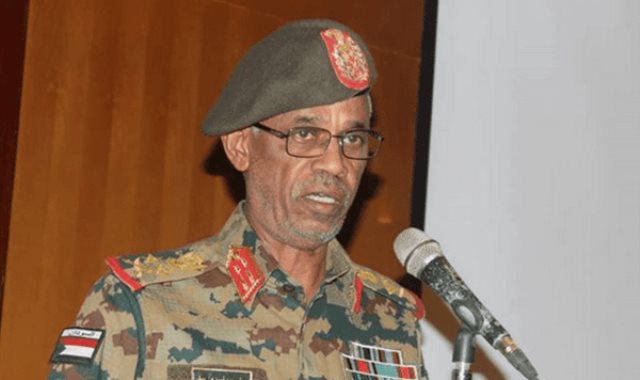  وزير الدفاع السوداني عوض بن عوف