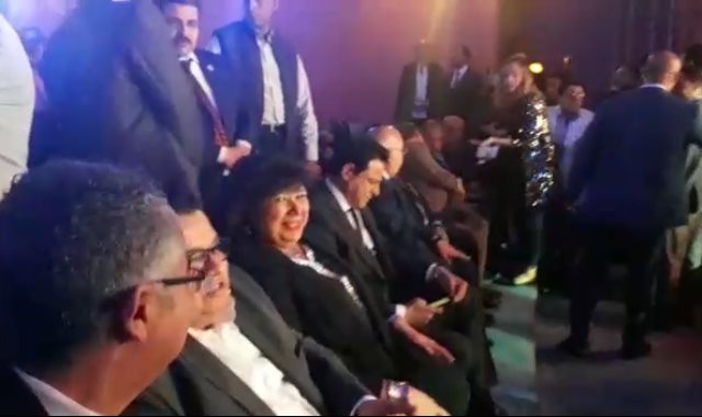 وزيرة الثقافة تشاهد حفل افتتاح المسرح العائم 