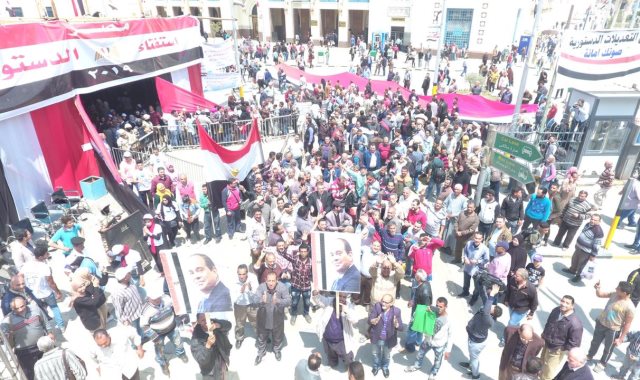 مسيرة لتأييد التعديلات الدستورية في محيط محطة مصر