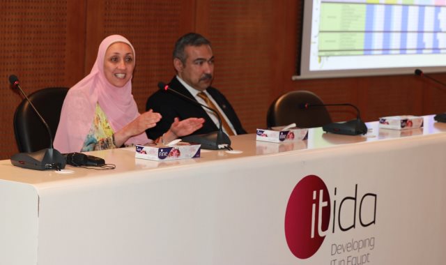 هالة الجوهري وحسام عثمان خلال المؤتمر