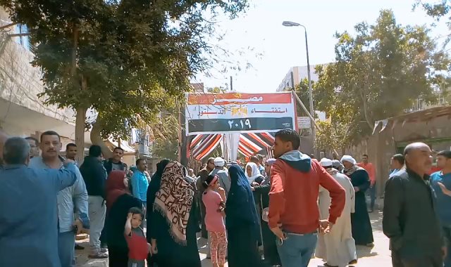 إقبال المواطنين على اللجان في اليوم الأخير من الاستفتاء