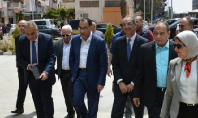 محافظ بورسعيد يستقبل رئيس الوزراء و وزير الصحة