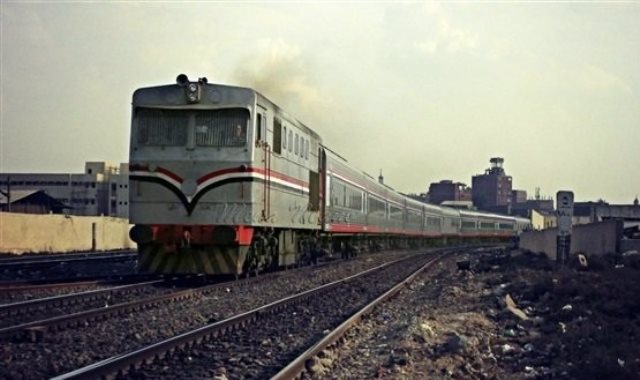   قطارات السكة الحديد + محطة مصر