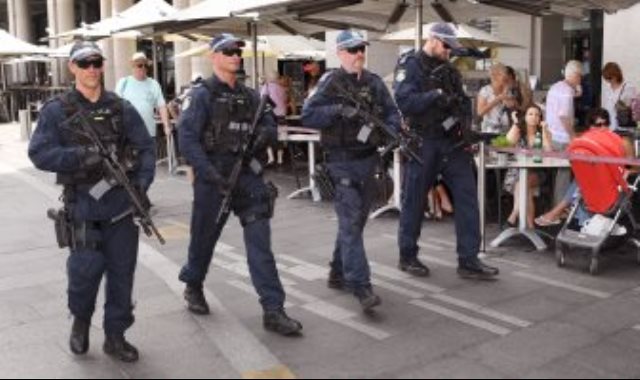 عناصر من الشرطة الأسترالية