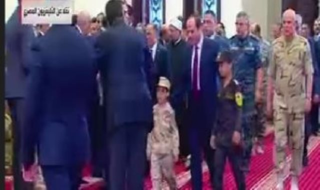 الرئيس السيسى يصل المسجد