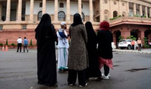 مسلمون هنود أمام البرلمان الهندى