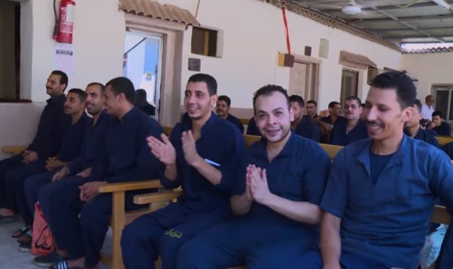  رد فعل السجناء بعد الإفراج عنهم بمناسبة عيد الأضحي 