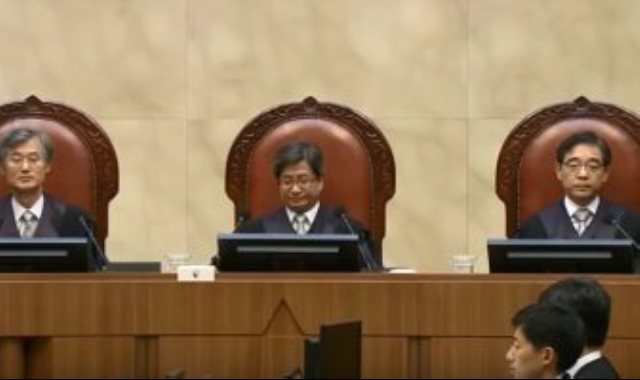 المحكمة العليا تأمر بإعادة محاكمة رئيسة كوريا الجنوبية السابقة