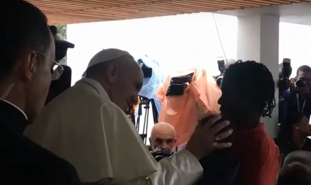 البابا في موزمبيق