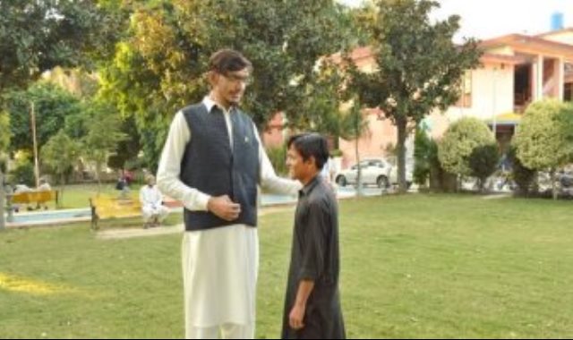 أطول رجل فى باكستان