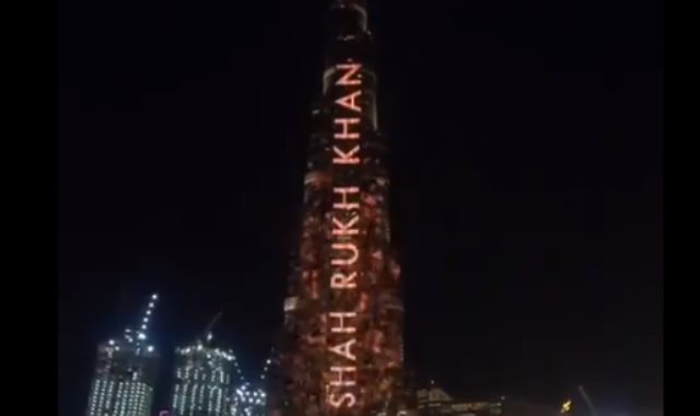 برج خليفة يحتفل بعيد ميلاد شاروخان