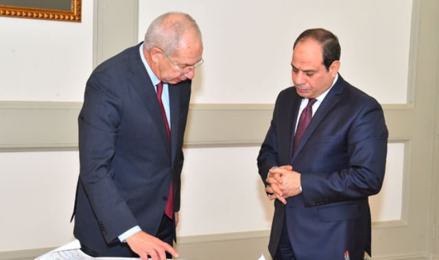 الرئيس عبد الفتاح السيسى ورئيس الهيئة العامة للمنطقة الاقتصادية لقناة السويس
