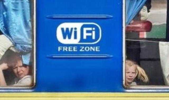 الانترنت بالقطارات