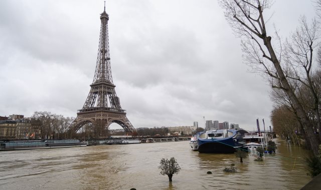 فيضانات فى فرنسا