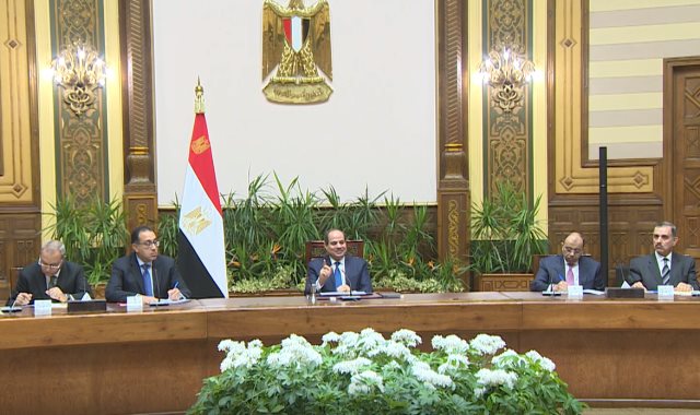 اجتماع الرئيس السيسى بالمحافظين الجدد ونوابهم 