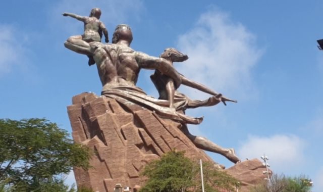 تمثال نهضة أفريقيا