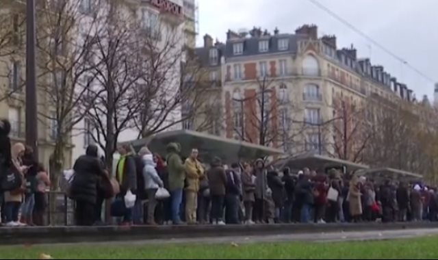 استمرار إضراب وسائل النقل العام بفرنسا