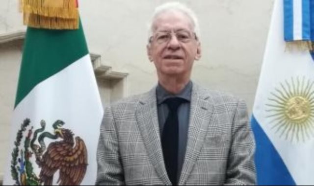 ريكاردو فاليرو سفير المكسيك لدى الأرجنتين المستقيل