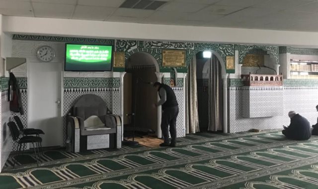 المسجد من الداخل المسجد من الداخل