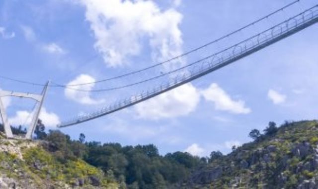 جسر مشاه معلق فى البرتغال