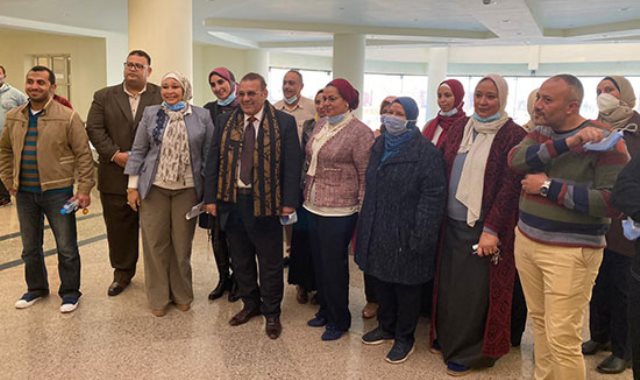 حسن راتب اثناء لقائه مع طلاب وأعضاء هيئة تدريس جامعة سيناء