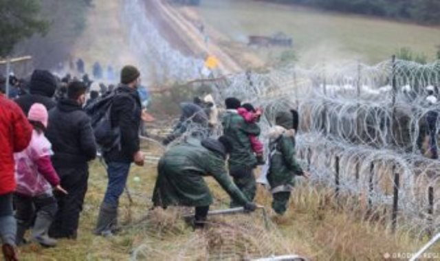 اللاجئون على الحدود بين بيلاروسيا وبولندا