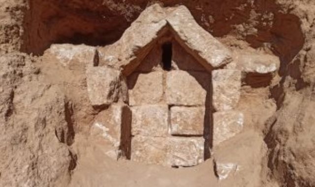بقايا قبر يعود للعهد الروماني تم اكتشافه في غزة