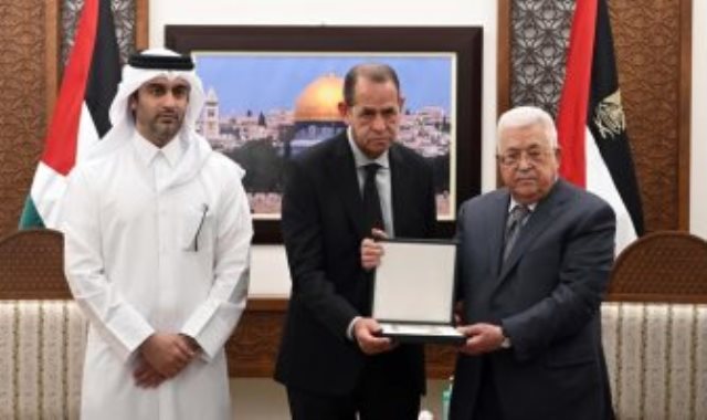 الرئيس الفلسطينى محمود عباس وعائلة شيرين أبو عاقلة