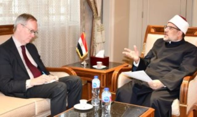 وزير الأوقاف يستقبل سفير السويد لدى القاهرة