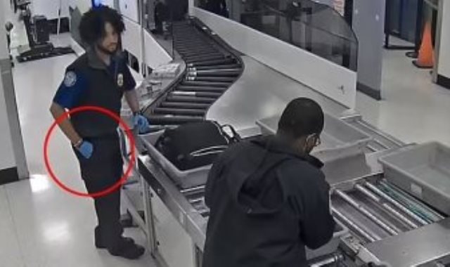 سرقة حقائب المسافرين بمطار ميامى