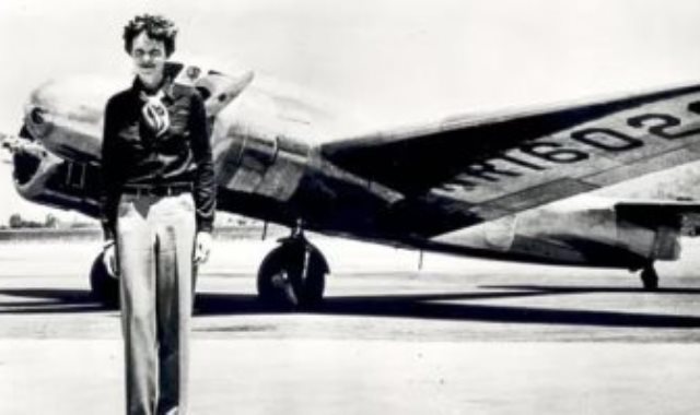 رائدة الطيران الأمريكية إميليا إيرهارت