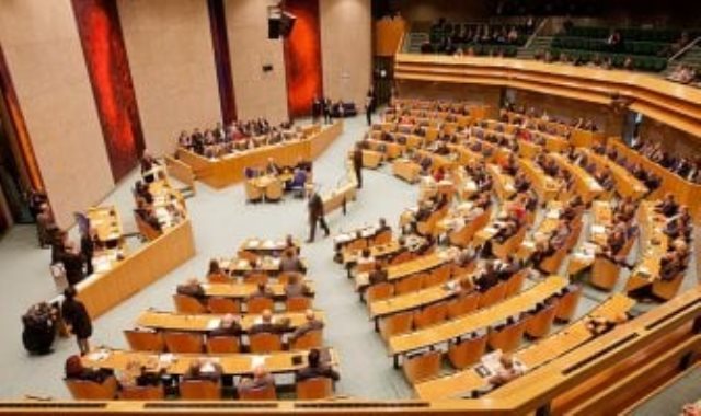البرلمان الهولندى