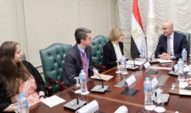 وزير التربية والتعليم يستقبل المدير الإقليمي للتنمية البشرية في منطقة الشرق الأوسط وشمال إفريقيا بالبنك الدولي وزير التربية والتعليم يستقبل المدير الإقليمي للتنمية البشرية في منطقة الشرق الأوسط وشمال إفريقيا بالبنك الدولي